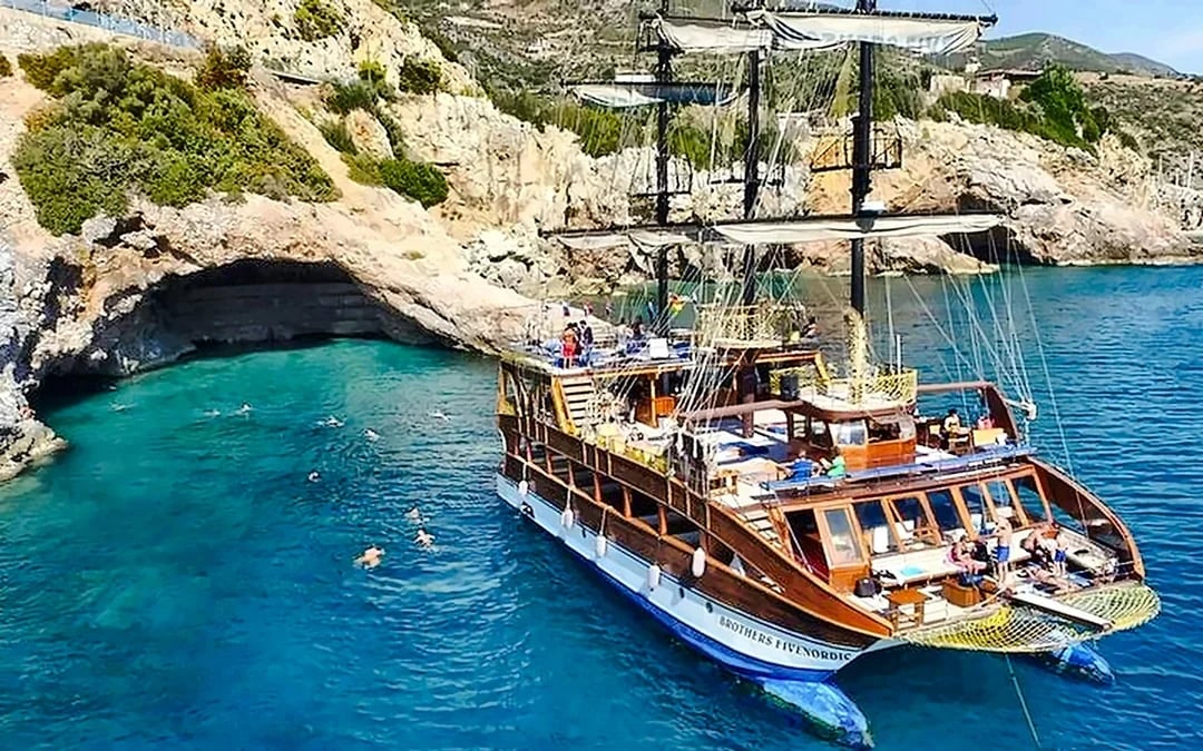 Alanya Catamaran Cruise with BBQ Lunch, Soft Drinks & Round-Trip Hotel Transfers Image 8