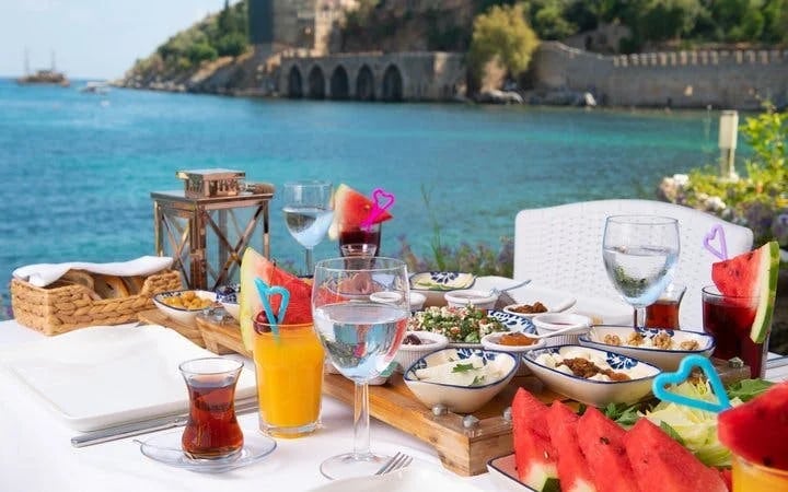 Alanya Seafront Dinner Experience at a Beachside Restaurant Image 6