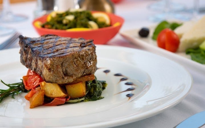 Alanya Seafront Dinner Experience at a Beachside Restaurant Image 8