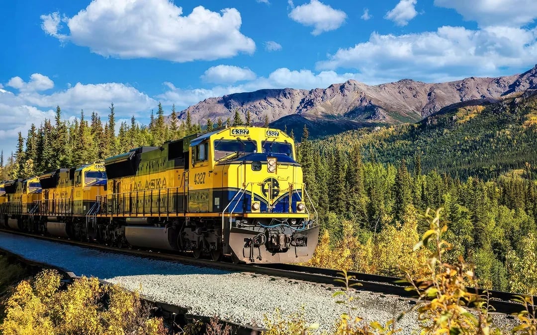 Alaska Railroad: Anchorage to/from Denali — One Way & Round Trip Train Tickets Image 1