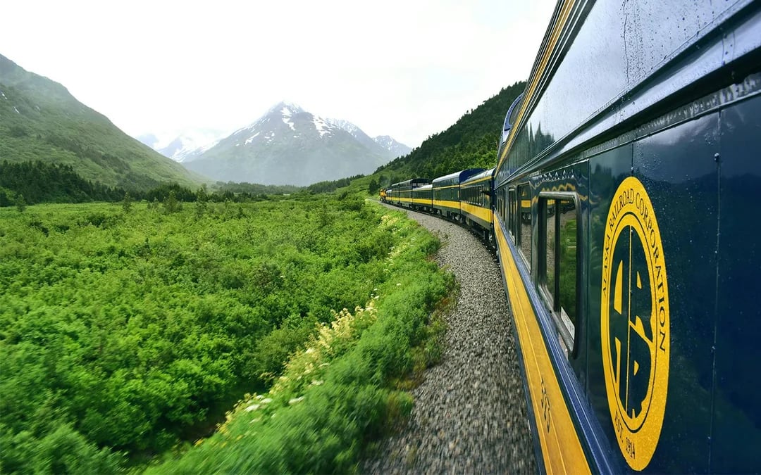 Alaska Railroad: Anchorage to/from Denali — One Way & Round Trip Train Tickets Image 5