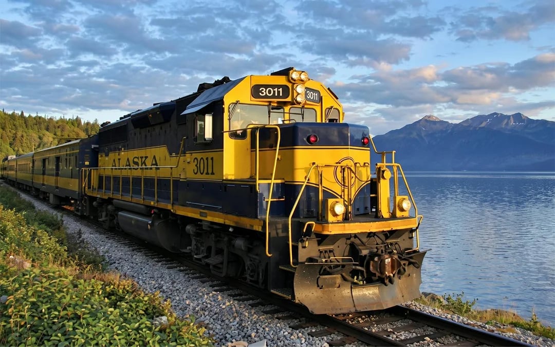 Alaska Railroad: Denali to/from Fairbanks One Way & Round Trip Train Tickets Image 3