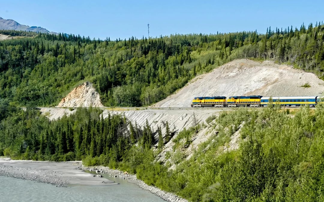 Alaska Railroad: Denali to/from Talkeetna One Way & Round Trip Train Tickets Image 1
