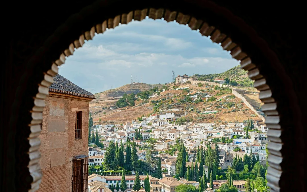 Albaicín and Sacromonte Guided Sunset Walking Tour Image 12