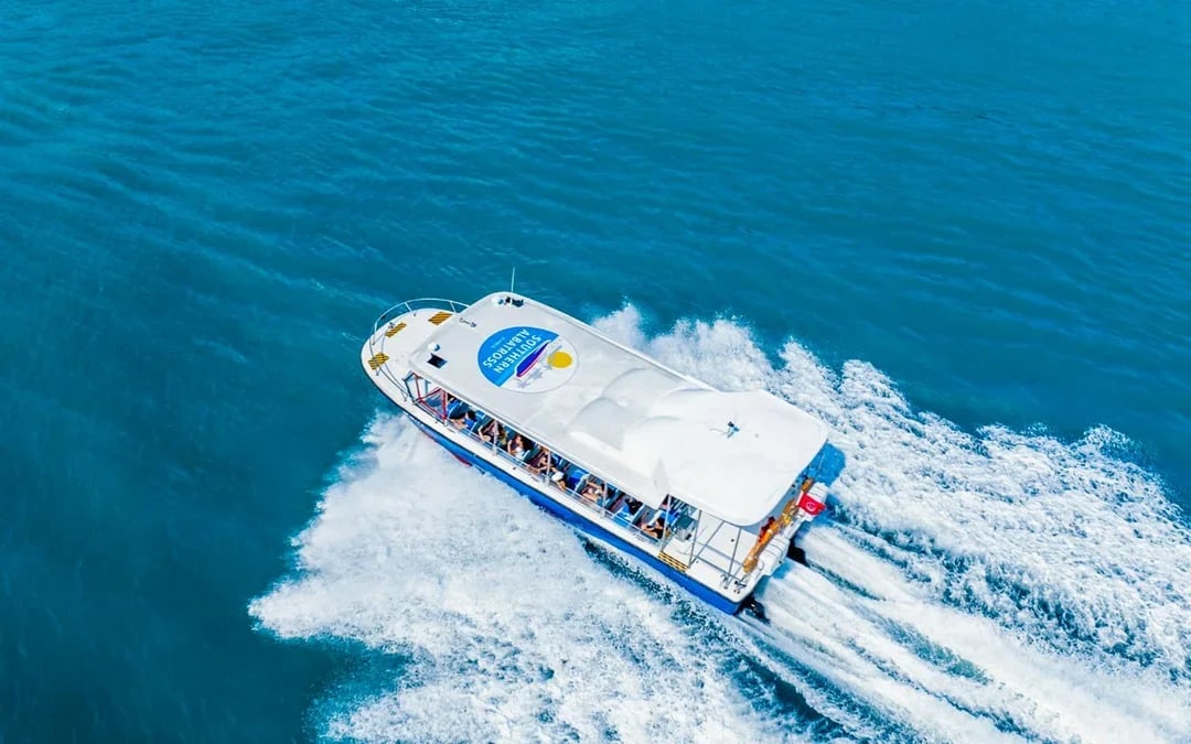 Albatross Hop-On Hop-Off Speedboat Pass Image 6