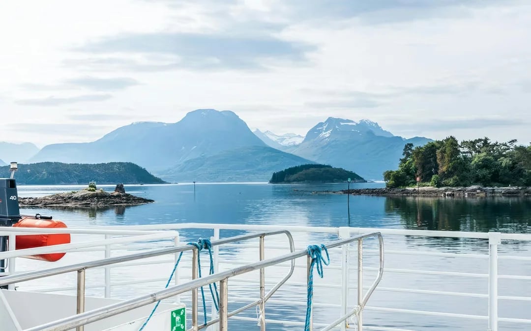 Alesund–Geiranger Fjord Sightseeing Cruise & Bus Tour Image 8