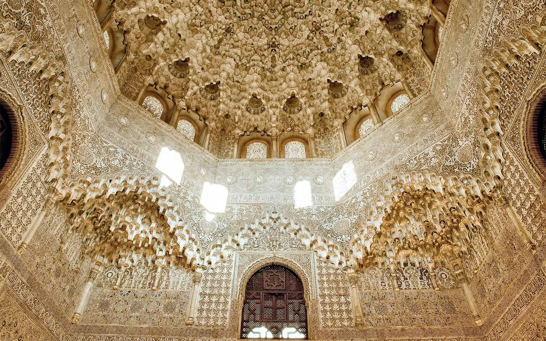 Alhambra & Nasrid Palaces Guided Tour without Entry Tickets Image 4