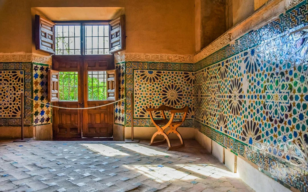 Alhambra & Nasrid Palaces Guided Tour without Entry Tickets Image 5