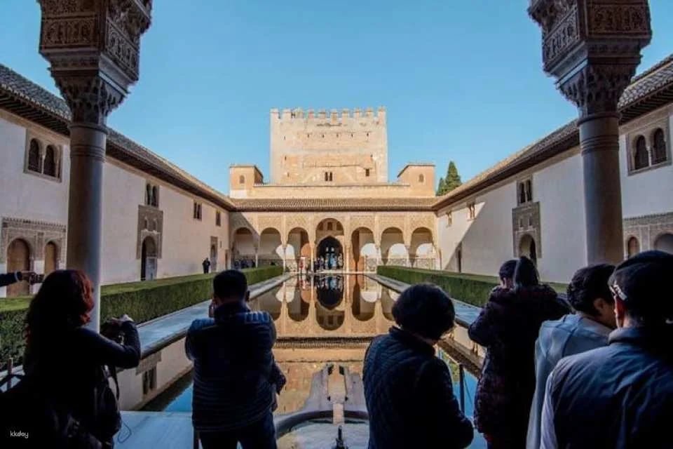 Alhambra Guided Tour and Science Park Entry in Granada