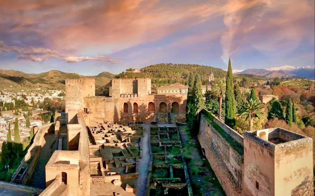 Alhambra Premium Skip-the-Line Guided Tour with Nasrid Palaces Image 5