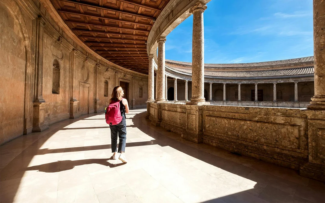 Alhambra Skip-the-Line Guided Tour with Nasrid Palaces Image 12