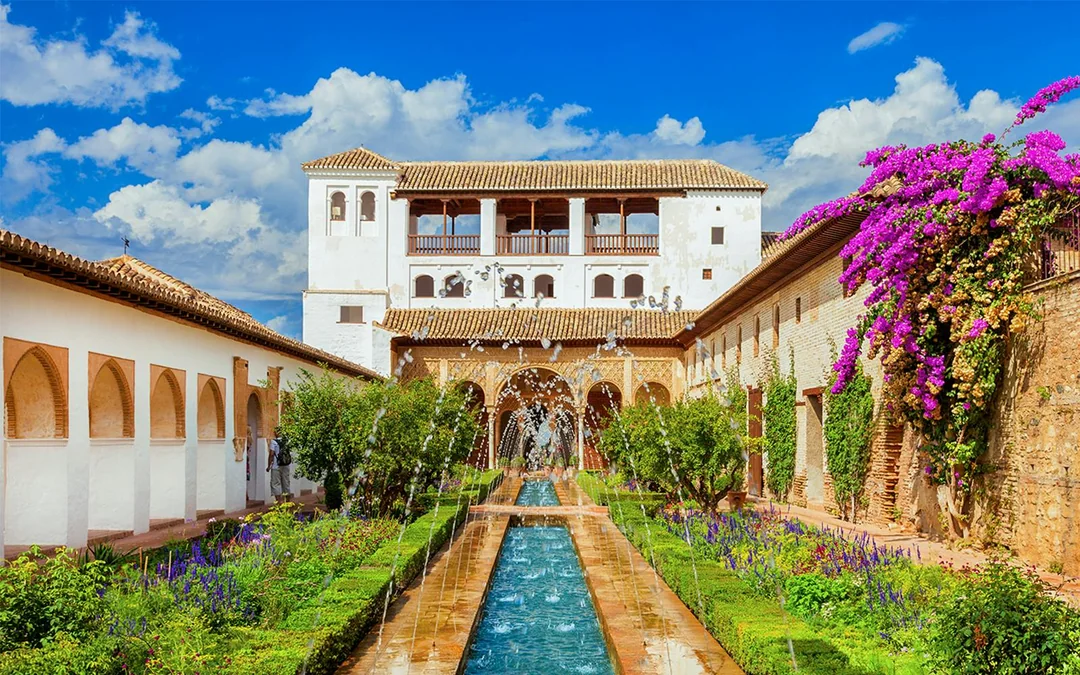 Alhambra Skip-the-Line Guided Tour Without Nasrid Palaces Image 2