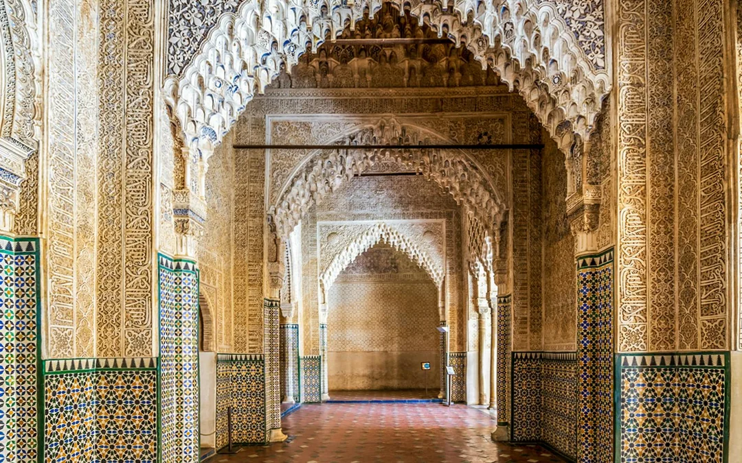 Alhambra Skip-the-Line Guided Tour Without Nasrid Palaces Image 3