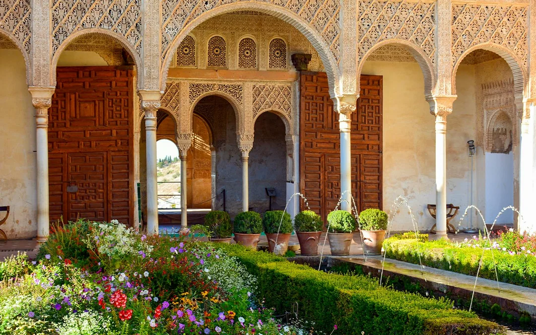 Alhambra Skip-the-Line Tickets with Audio Guide Image 3