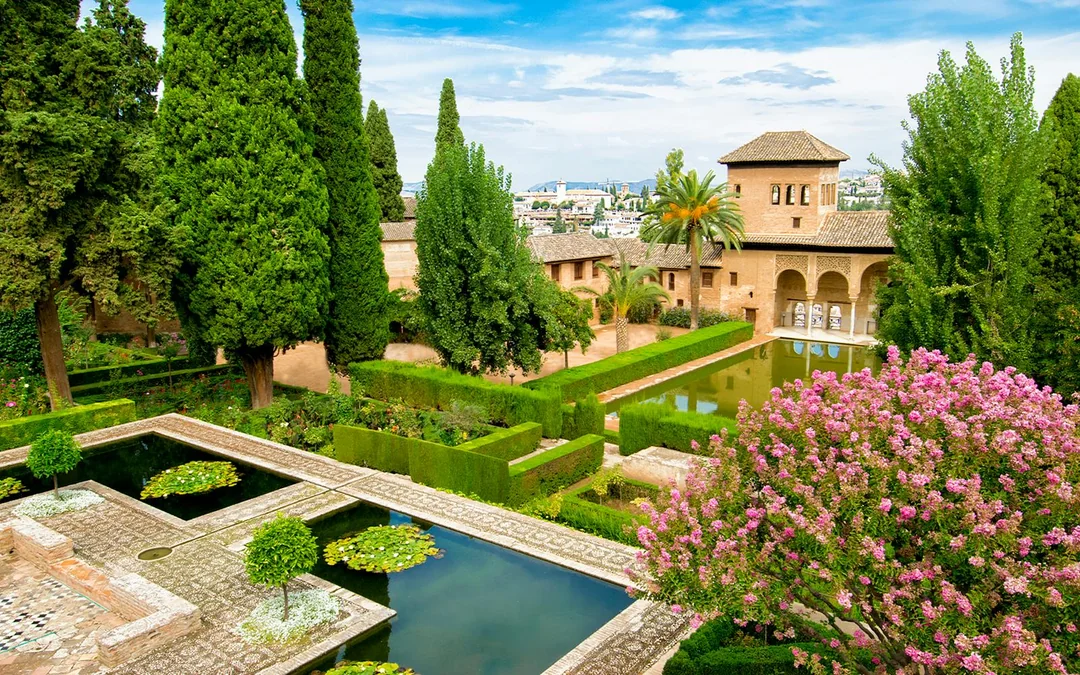 Alhambra Skip-the-Line Tickets with Audio Guide Image 4