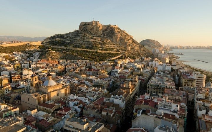 Alicante Self-Guided Walking Tour on Mobile App Image 2