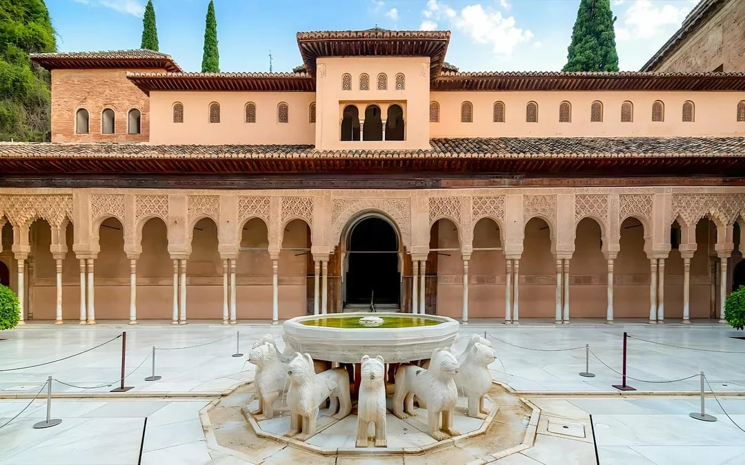 All Alhambra Tickets: Private Guided Tour with Nasrid Palaces Image 7