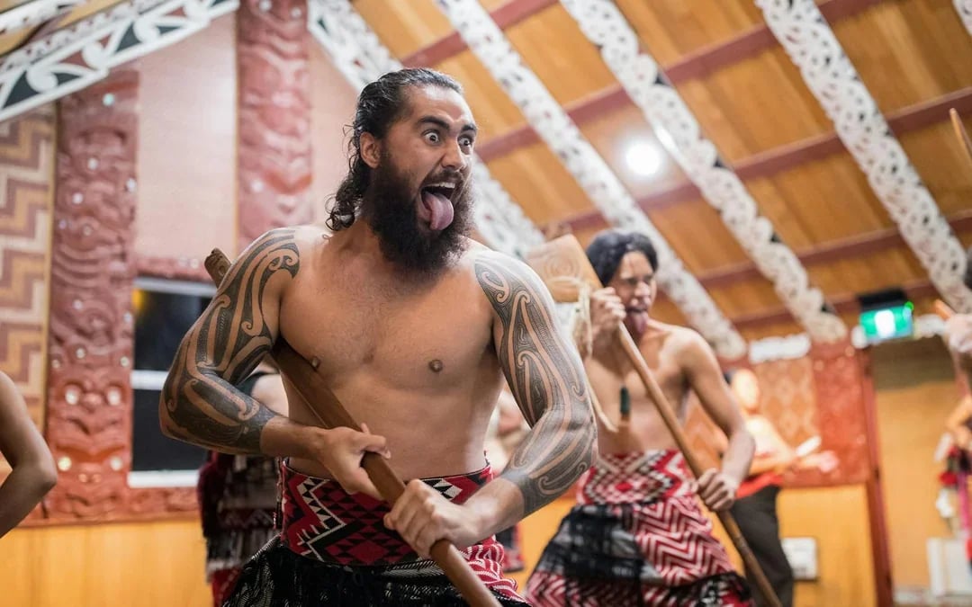 [All Inclusive] From Auckland: Hobbiton, Rotorua, Te Puia & Maori Culture Guided Tour Image 10