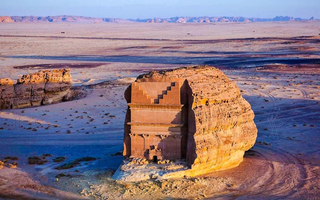 AlUla Guided Tour: Hegra, Old Town, Elephant Rock with Saudi Meal Image 8