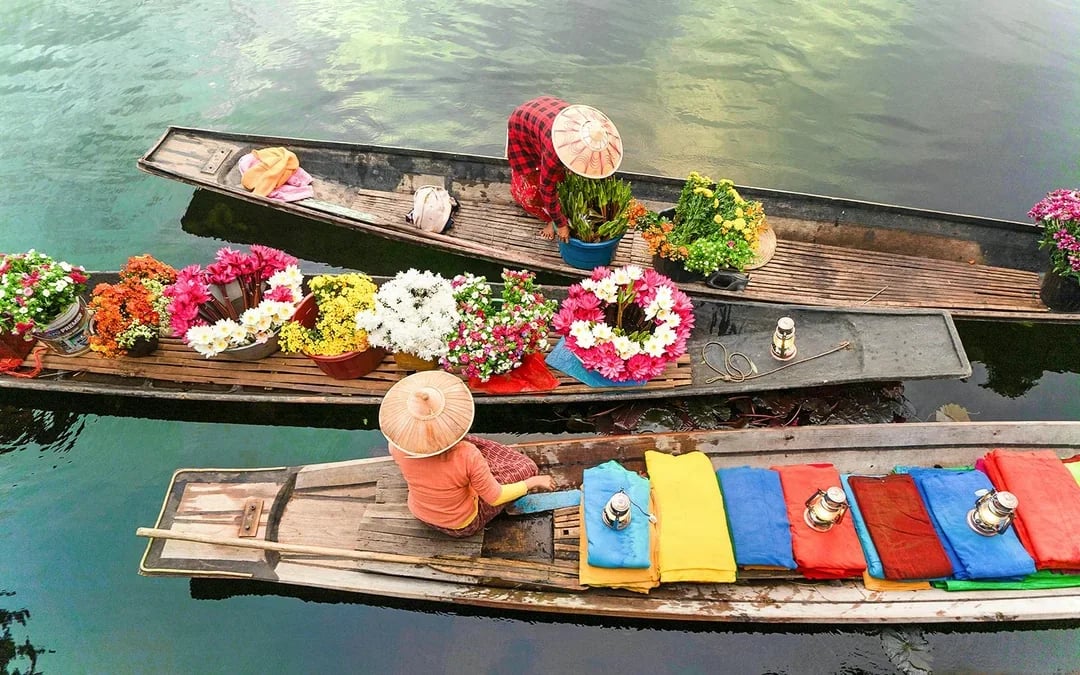 Amphawa Floating Market & Maeklong Railway Market Full-Day Guided Tour [Fri-Sun] Image 3