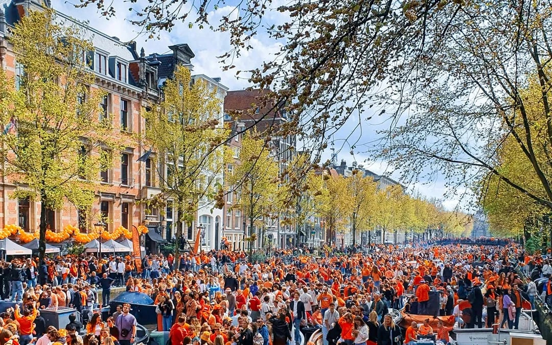Amsterdam: 1.5-Hour King's Day Party Cruise with Unlimited Drinks & Music Image 4