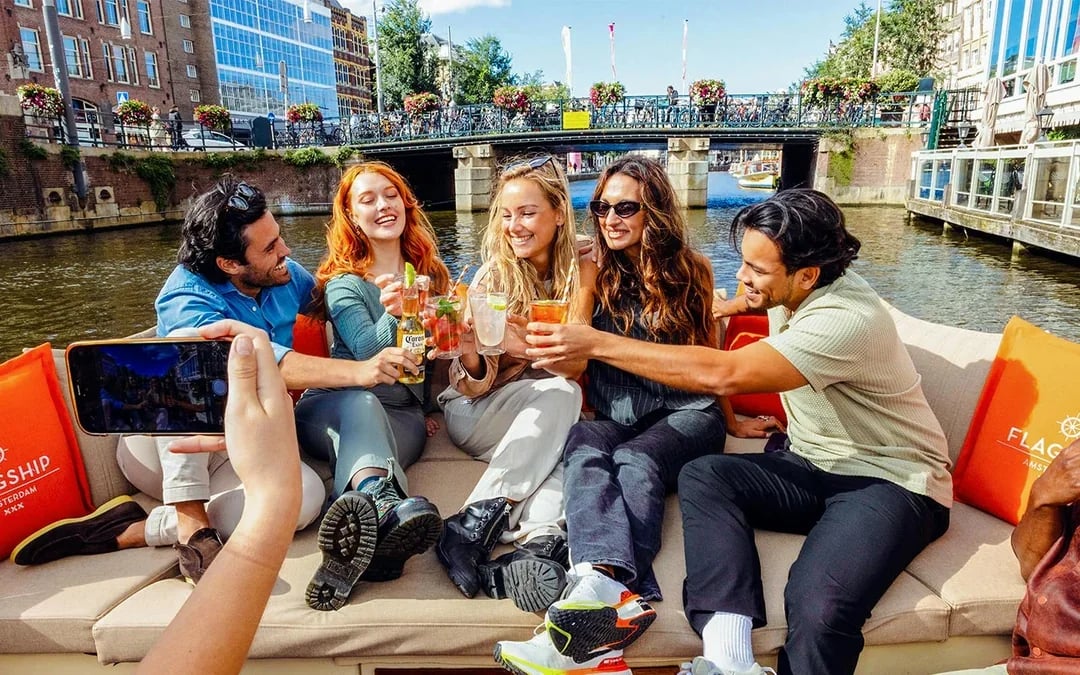 Amsterdam: 1-Hour Adult-Only Luxury Electric Boat Canal Cruise with Optional Unlimited Drinks Image 1