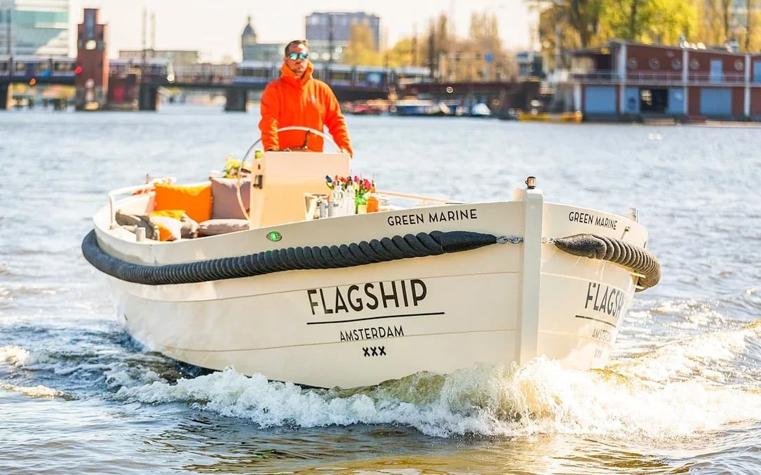 Amsterdam: 1-Hour Adult-Only Luxury Electric Boat Canal Cruise with Optional Unlimited Drinks Image 6
