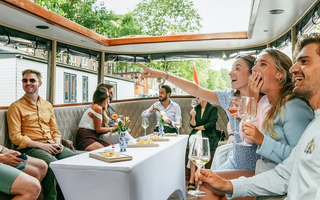 Amsterdam: 1-Hour Adult-Only Luxury Electric Boat Canal Cruise with Optional Unlimited Drinks Image 9