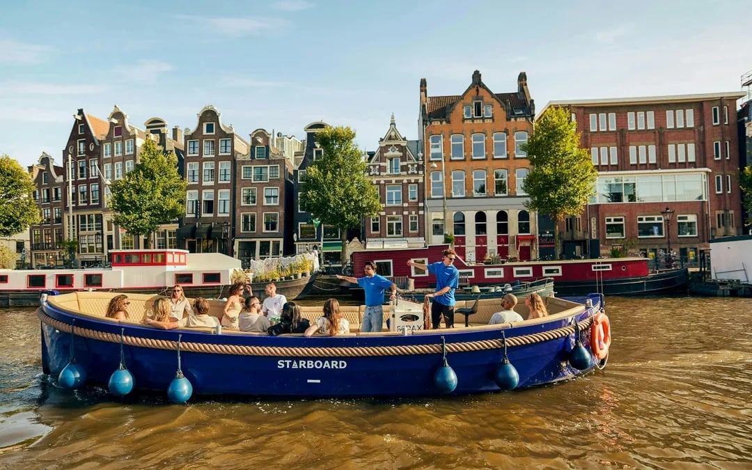 Amsterdam: 1-Hour Adults-Only Booze Cruise with Unlimited Drinks Option Image 1