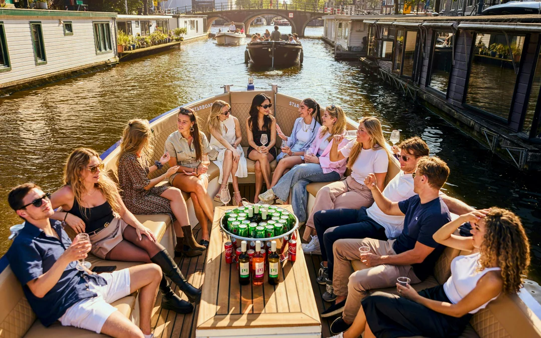 Amsterdam: 1-Hour Adults-Only Booze Cruise with Unlimited Drinks Option Image 2