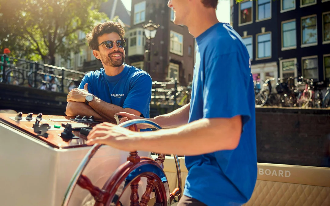 Amsterdam: 1-Hour Adults-Only Booze Cruise with Unlimited Drinks Option Image 4
