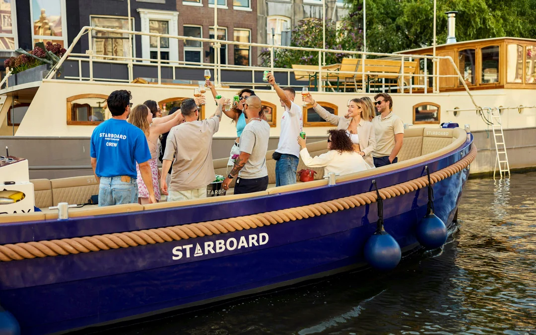 Amsterdam: 1-Hour Adults-Only Booze Cruise with Unlimited Drinks Option Image 5