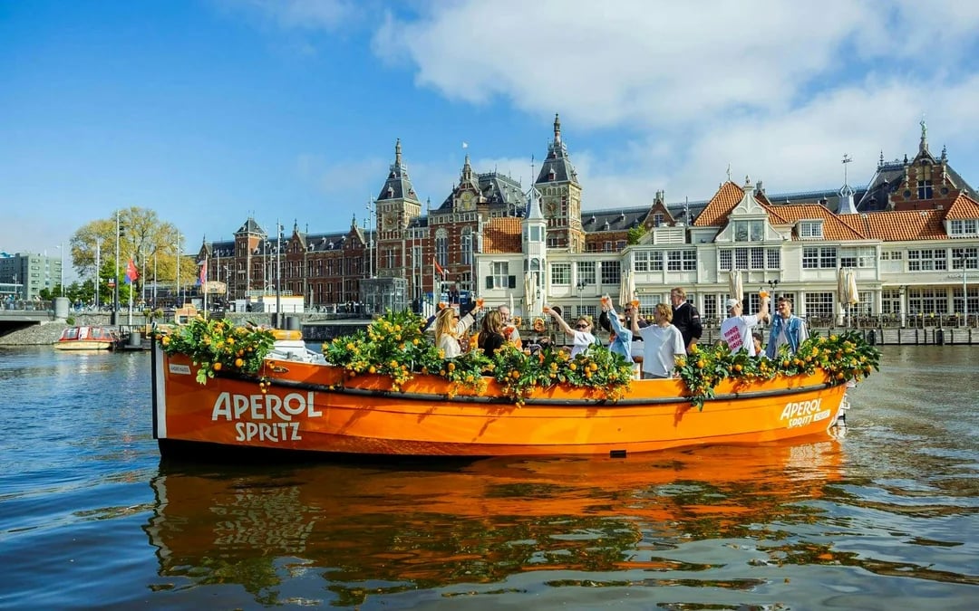 Amsterdam: 1-Hour Aperol Spritz Cruise on Open Boat Image 3
