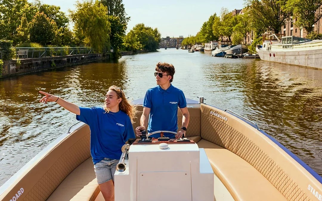 Amsterdam: 1-Hour Booze Cruise on Luxury Electric Boat Image 6