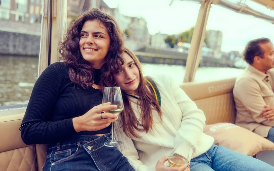 Amsterdam: 1-Hour Canal Cruise with Unlimited Drinks Option Image 11