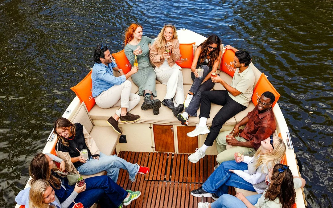 Amsterdam: 1-Hour Canal Cruise with Unlimited Drinks Option Image 12