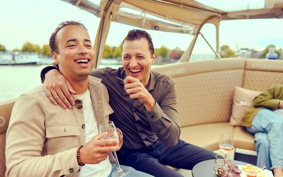 Amsterdam: 1-Hour Canal Cruise with Unlimited Drinks Option Image 4