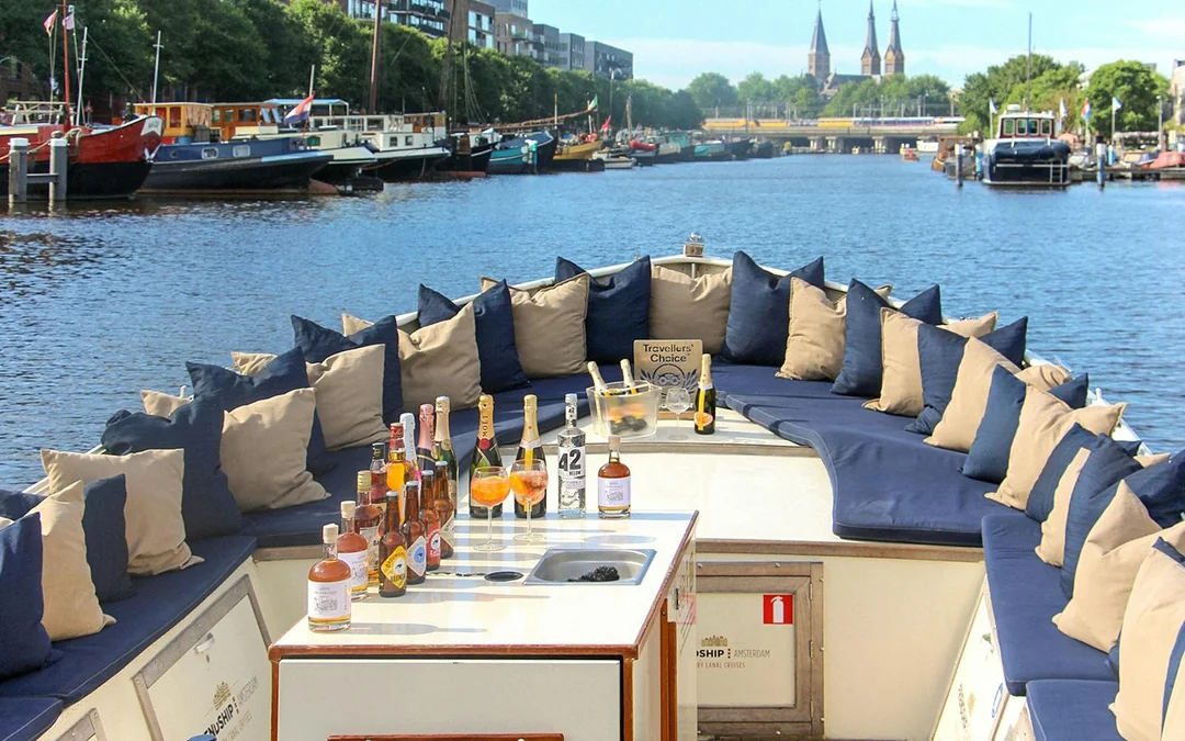Amsterdam: 1-Hour Luxury Electric Boat Canal Cruise with Onboard Bar Image 4