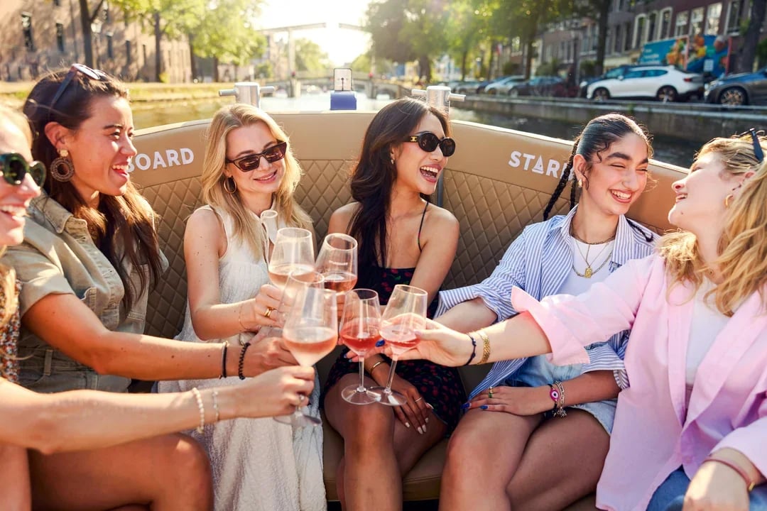Amsterdam: 1-Hour Luxury Electric Boat Canal Cruise with Onboard Bar Image 5