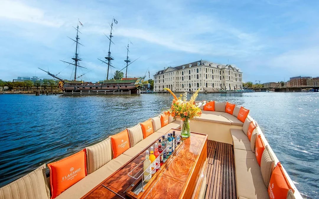 Amsterdam: 1-Hour Luxury Electric Open Boat Cruise with Onboard Bar Image 1
