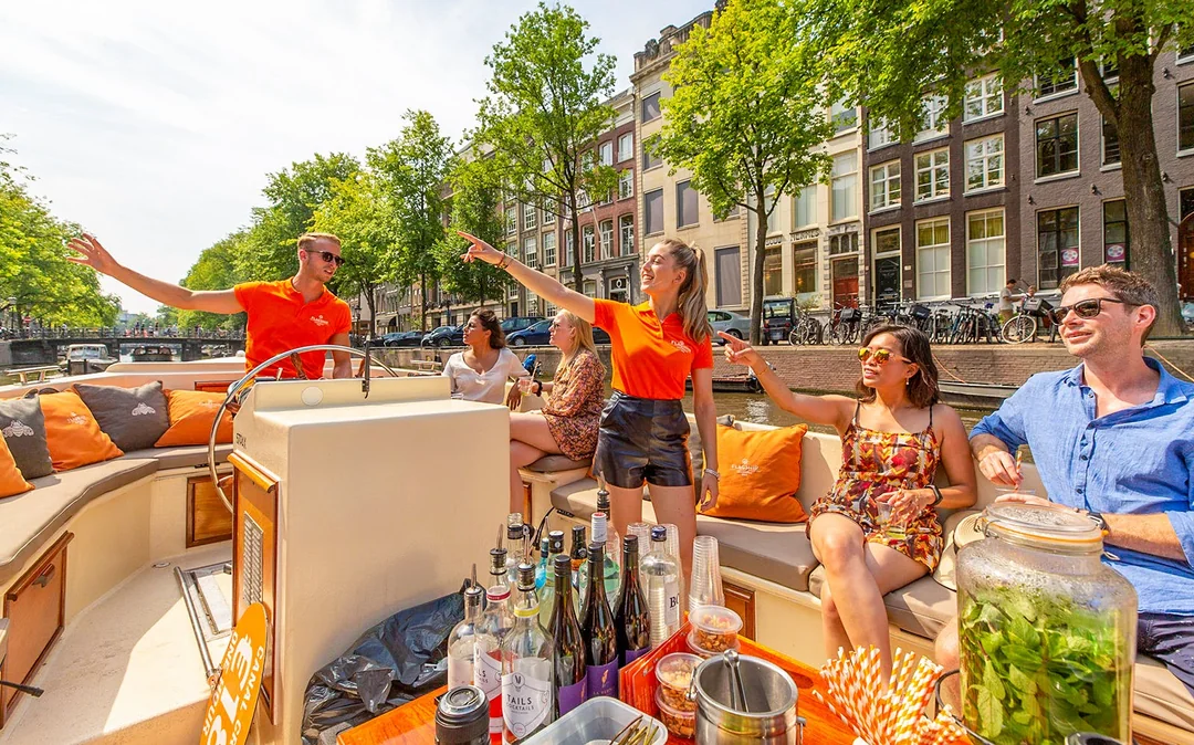 Amsterdam: 1-Hour Luxury Electric Open Boat Cruise with Onboard Bar Image 2