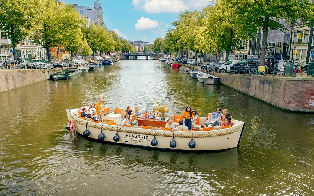 Amsterdam: 1-Hour Luxury Electric Open Boat Cruise with Onboard Bar Image 3