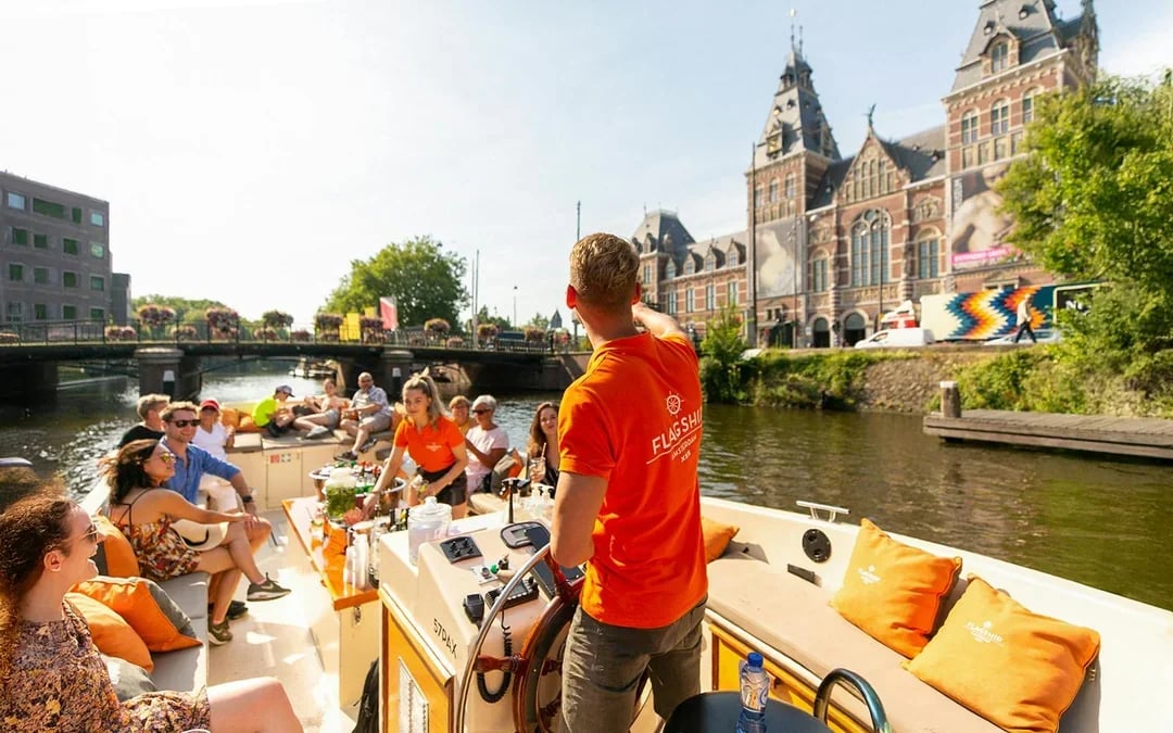 Amsterdam: 1-Hour Luxury Electric Open Boat Cruise with Onboard Bar Image 6