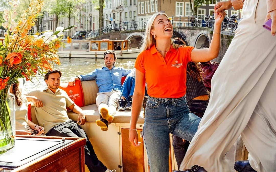 Amsterdam: 1-Hour Luxury Electric Open Boat Cruise with Onboard Bar Image 8
