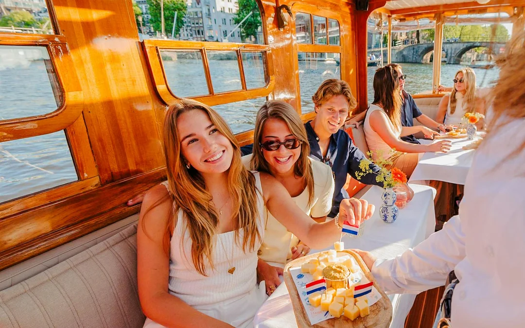Amsterdam: 1-Hour Luxury Saloon Boat Cruise with Unlimited Drinks & Cheese Image 5