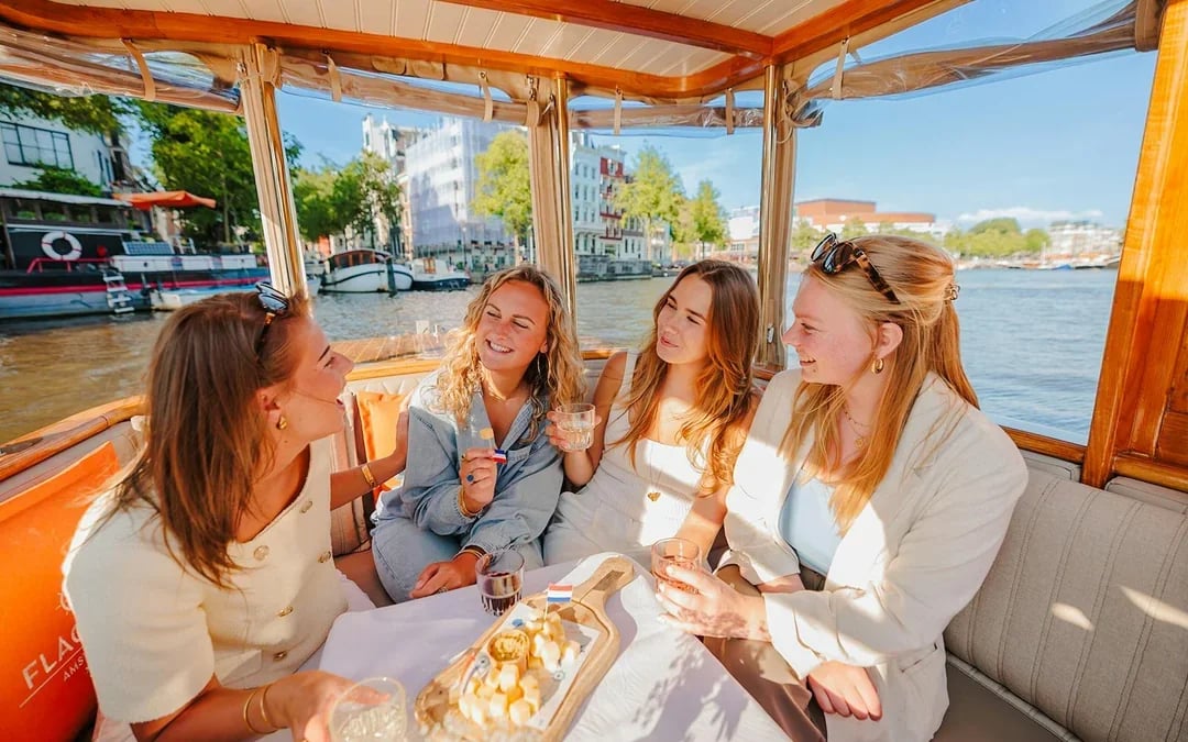 Amsterdam: 1-Hour Luxury Saloon Boat Cruise with Unlimited Drinks & Cheese Image 7