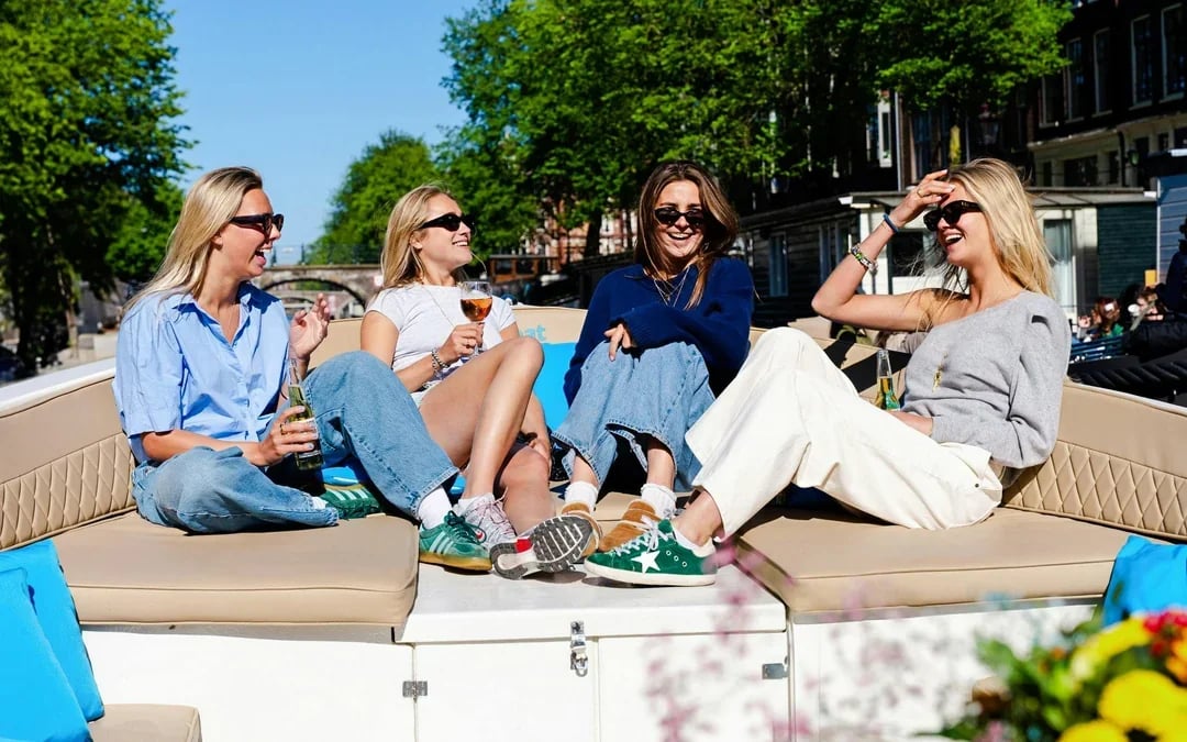 Amsterdam: 1-Hour Open Boat Canal Cruise with Onboard Bar Image 5