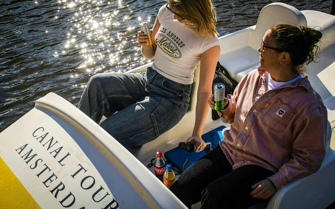 Amsterdam: 1-Hour Self-Drive Pedal Boat Rental from Leidseplein Image 3