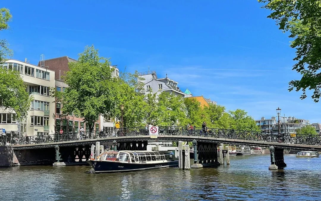 Amsterdam: 1-Hour Sightseeing Canal Cruise Image 1