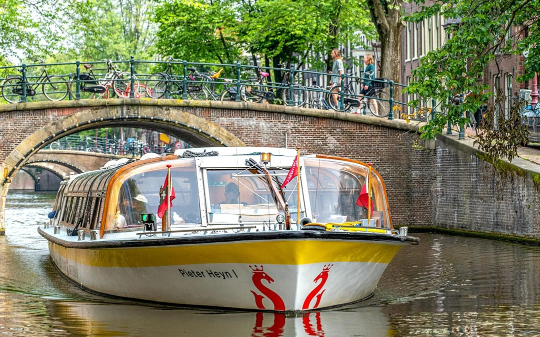 Amsterdam: 1-Hour Sightseeing Canal Cruise  Image 3